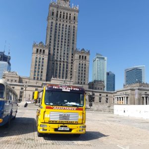 Holowanie pojazdów ciężarowych, usługi Emitrans w Warszawie